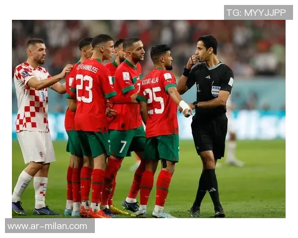 从绿茵场到人生新篇章：足球退役球星的奋斗与转型之路